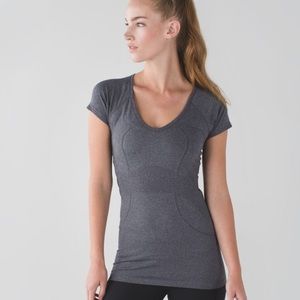 Lululemon Swiftly Tech V Neck Grey- size 4